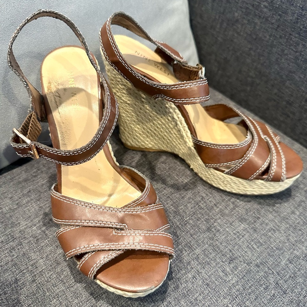 NiINE WEST Open Toe Wedge Heel Espadril Jute Brown Sandal Shoes, size 8.